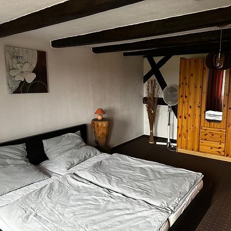 Pension Zum Faesschen Naumburg  Buitenkant foto